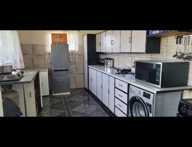 3 BEDROOM HOUSE FOR SALE IN FLORENTIA